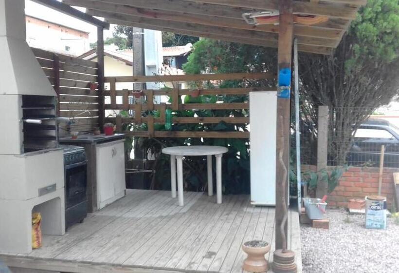 پانسیون Hospedaria Central Hostel