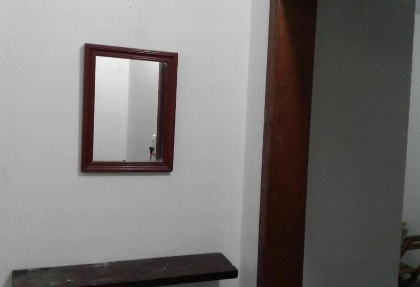 پانسیون Hospedaria Central Hostel