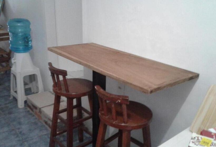 پانسیون Hospedaria Central Hostel