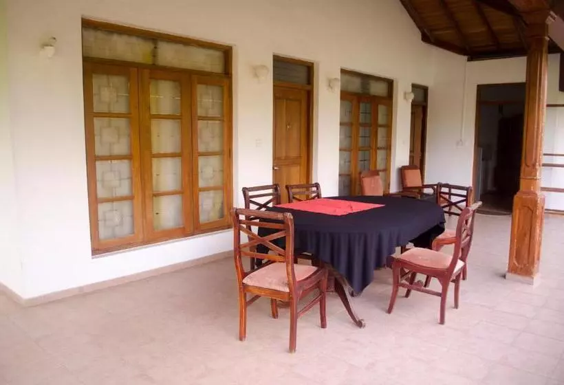 ペンション Pahalage Guesthouse