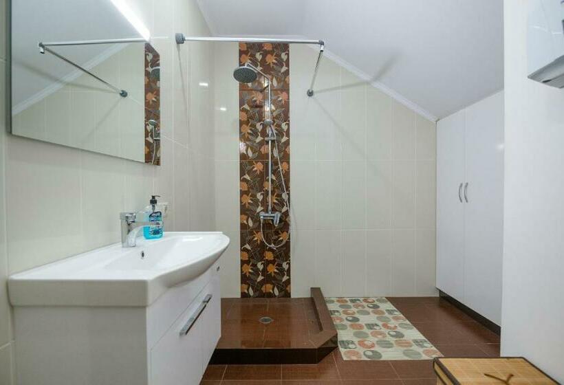 پانسیون Sweet Alvani