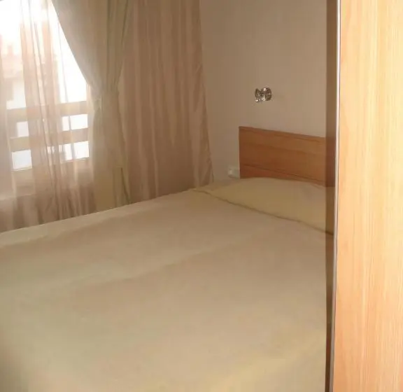 Snezhanka Apartments Tmf