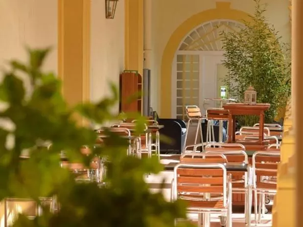 בית מלון כפרי Grand Hôtel De Bourbon Lancy Logis Restaurant Et Spa