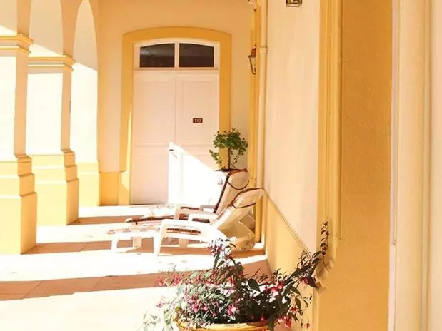 בית מלון כפרי Grand Hôtel De Bourbon Lancy Logis Restaurant Et Spa