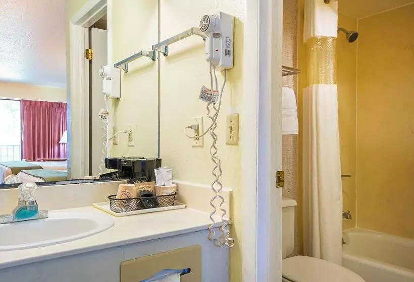 ホテル Americas Best Value Inn & Suites Melbourne