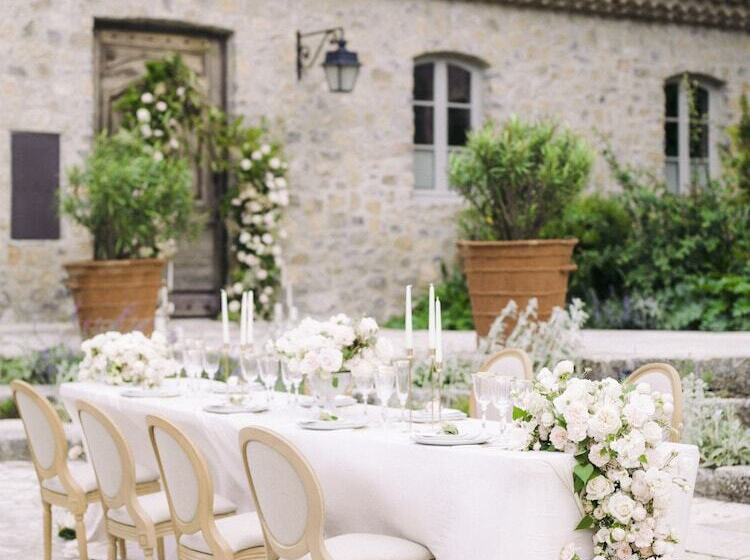 فندق Chateau De Berne