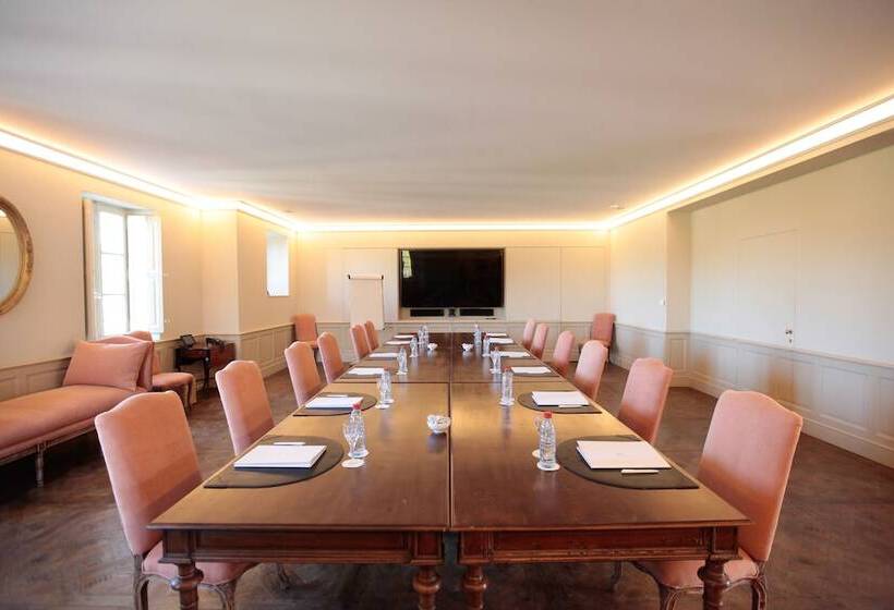 فندق Chateau De Berne