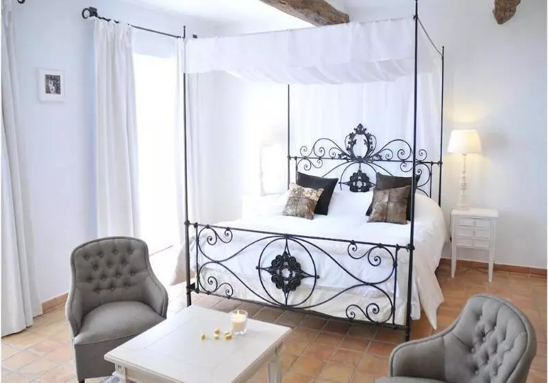 Отель Chateau De Berne