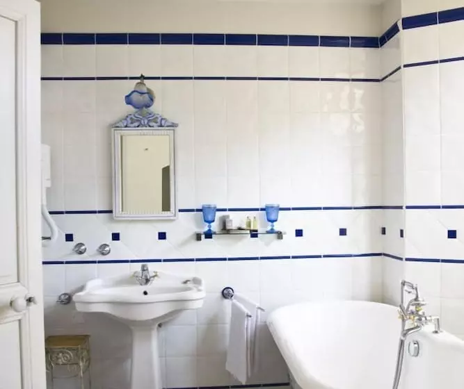 Отель Domaine De Brou