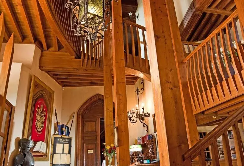 Hotel Chateau De Maulmont