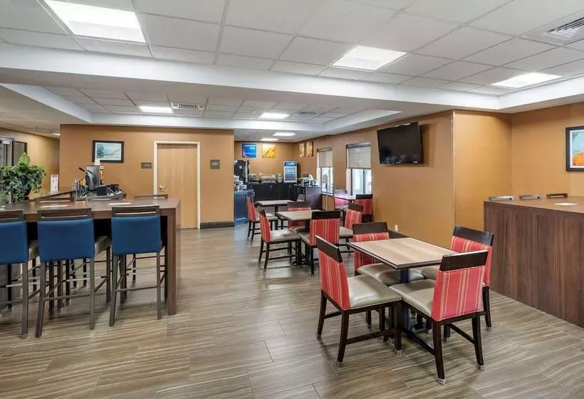 ホテル Comfort Inn East