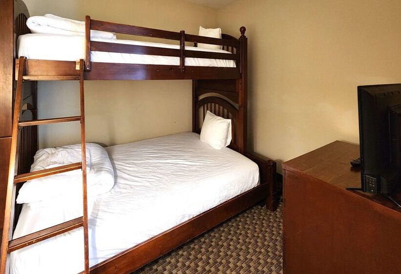 ホテル Comfort Inn & Suites Near Pocono Mountains