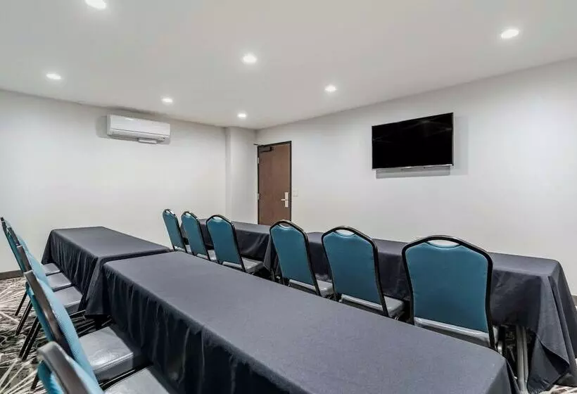 호텔 Comfort Inn & Suites Tualatin  Lake Oswego South