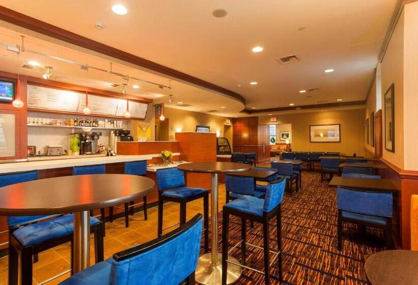 فندق Courtyard Boston Copley Square