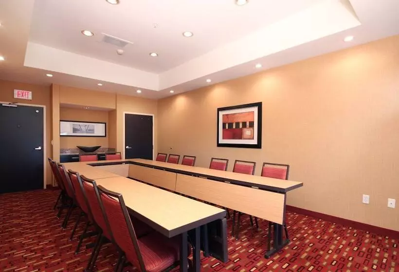 ホテル Courtyard By Marriott Dallas Lewisville