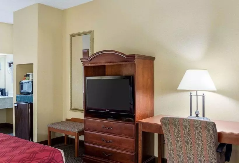 هتل Econo Lodge By Choice Greenville