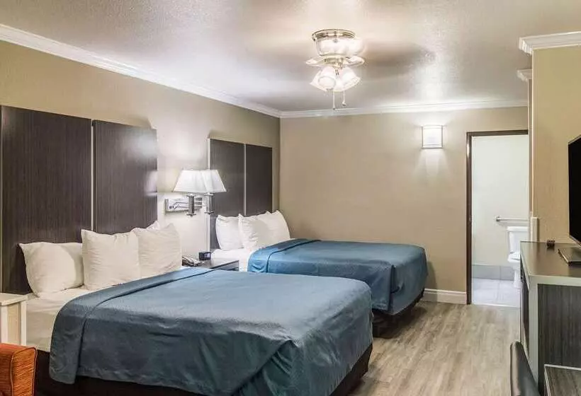 Отель Econo Lodge Inn & Suites Corpus Christi