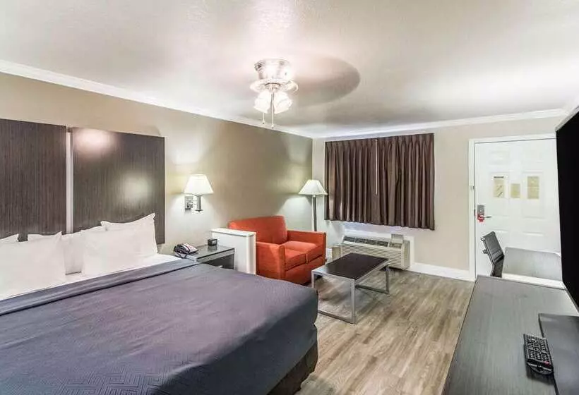 Отель Econo Lodge Inn & Suites Corpus Christi