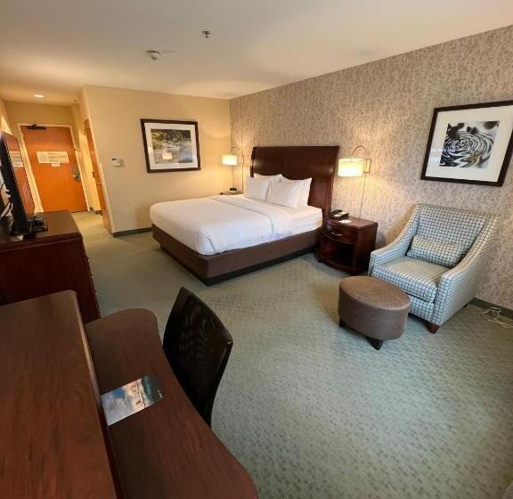 Отель Fairfield Inn & Suites By Marriott Great Barrington Lenox/berkshires