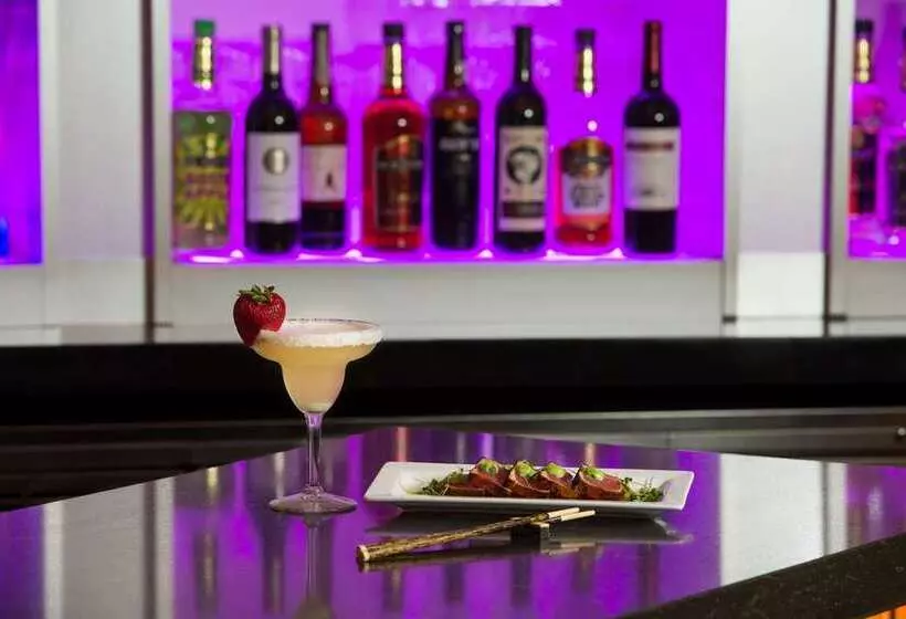 Отель Hilton Albany