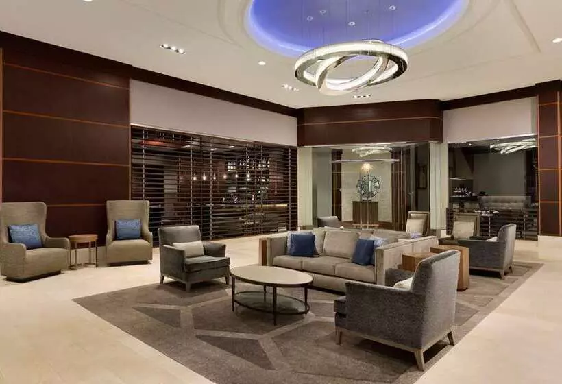 هتل Hilton Philadelphia City Avenue