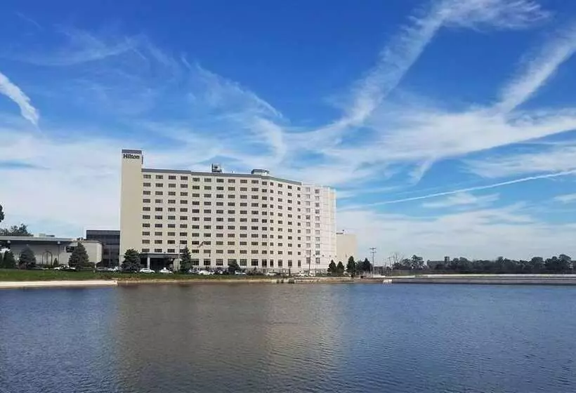 هتل Hilton Philadelphia City Avenue