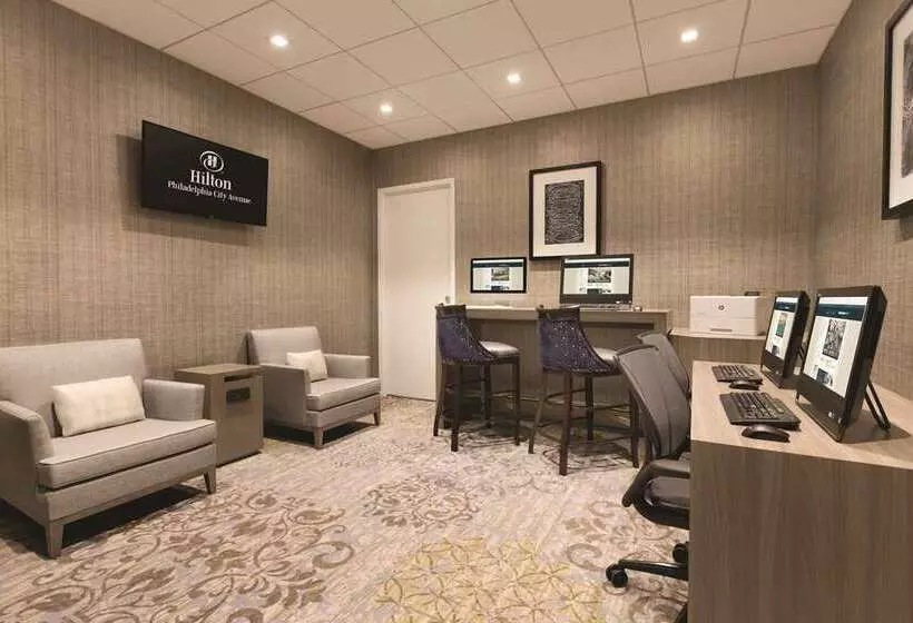هتل Hilton Philadelphia City Avenue