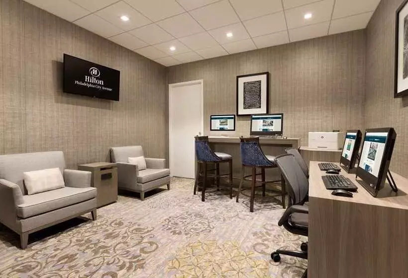هتل Hilton Philadelphia City Avenue