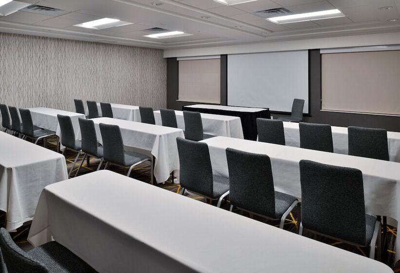 Holiday Inn Hotel & Suites Overland Park Convention Center By Ihg