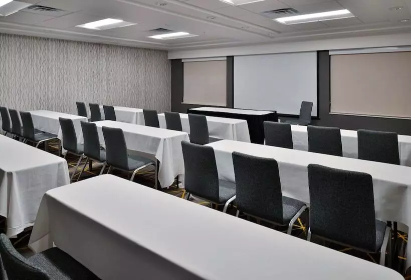 Holiday Inn Hotel & Suites Overland Park   Convention Center By Ihg