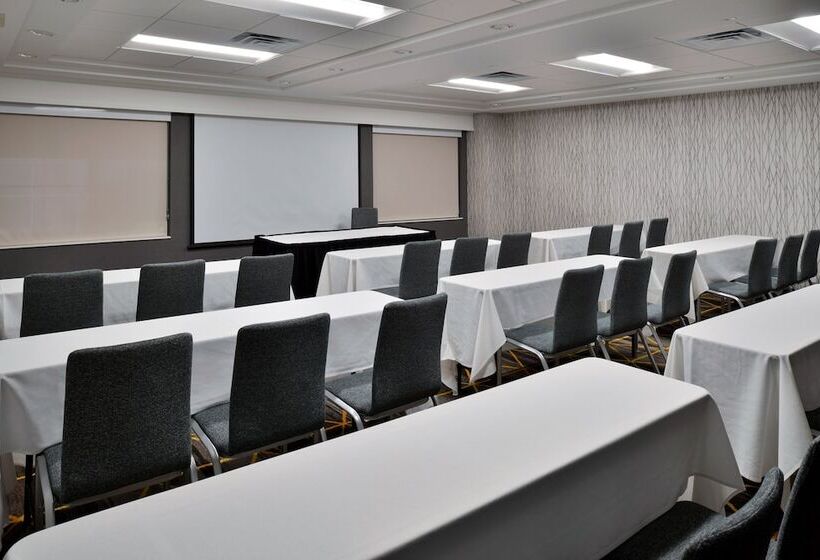 Holiday Inn Hotel & Suites Overland Park Convention Center By Ihg