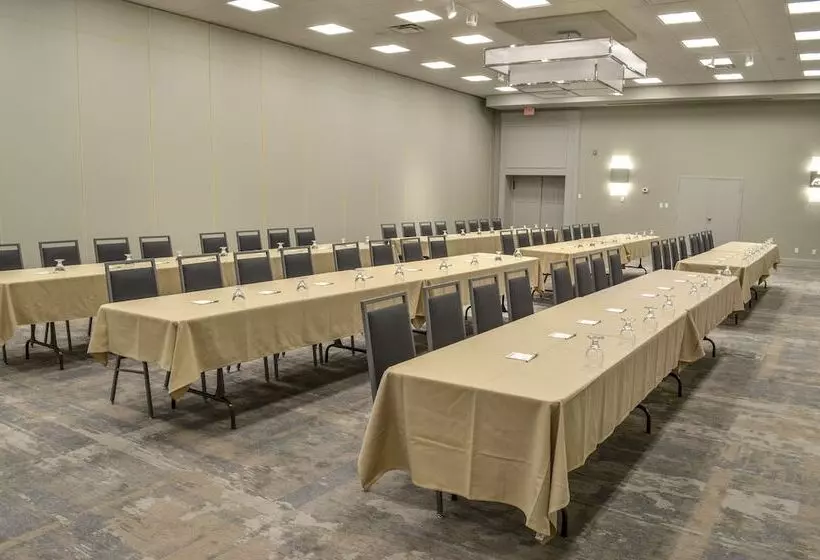 فندق Holiday Inn Fargo, An Ihg