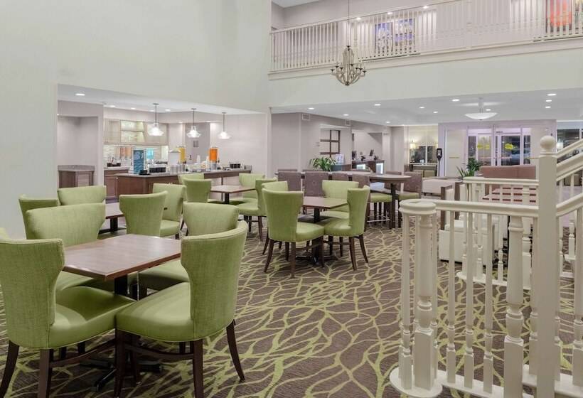 فندق Homewood Suites By Hilton Tallahassee