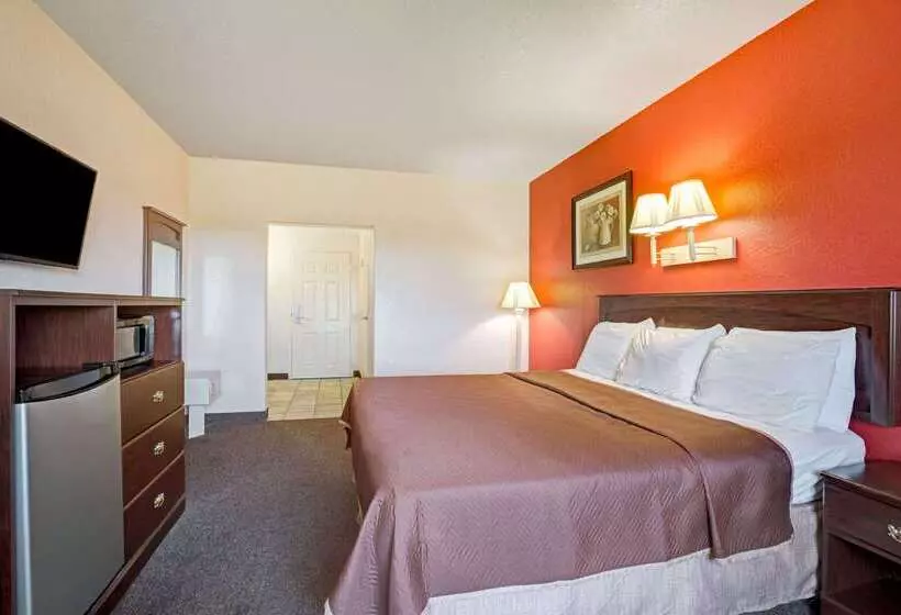 Отель Howard Johnson By Wyndham Galveston