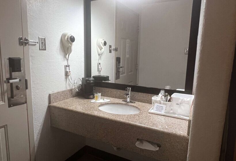 هتل Howard Johnson By Wyndham Galveston