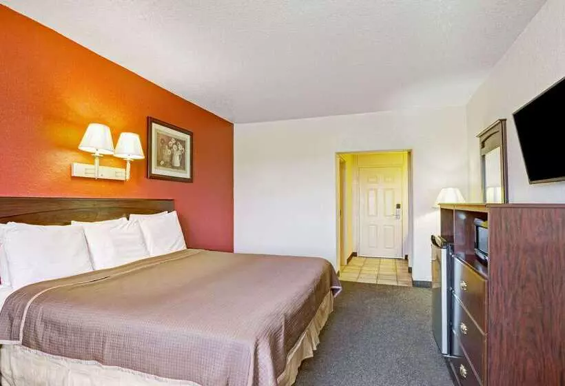 Отель Howard Johnson By Wyndham Galveston