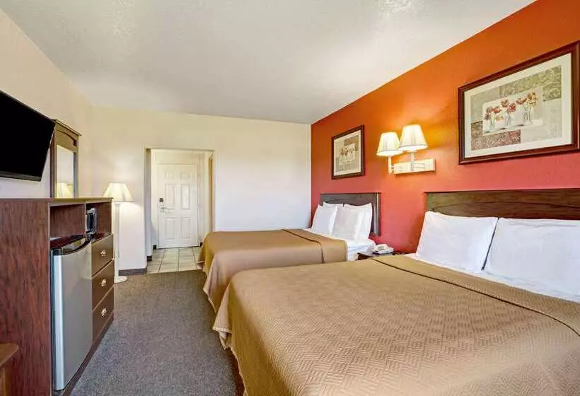 Отель Howard Johnson By Wyndham Galveston