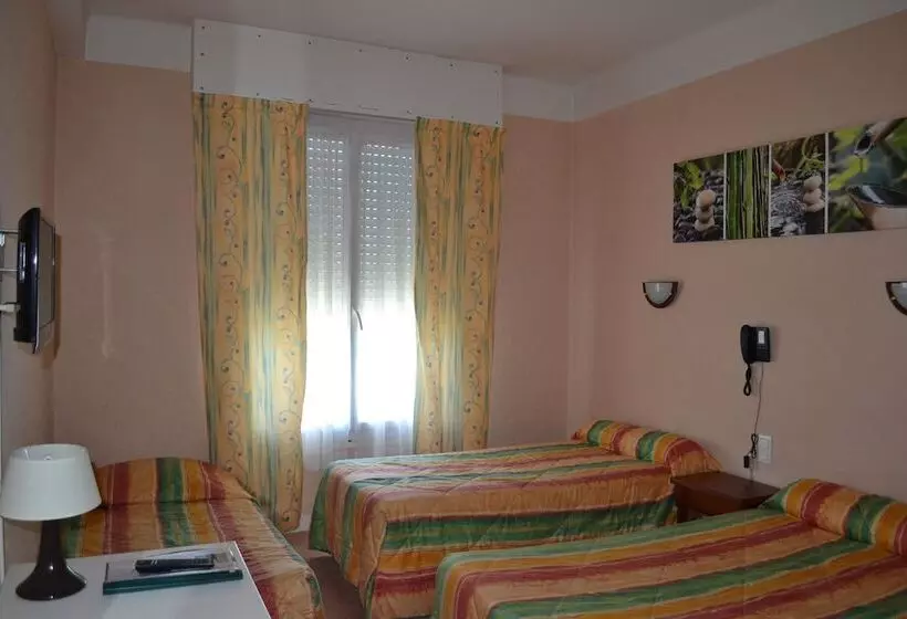 Отель Le Bretagne