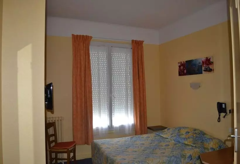 Отель Le Bretagne