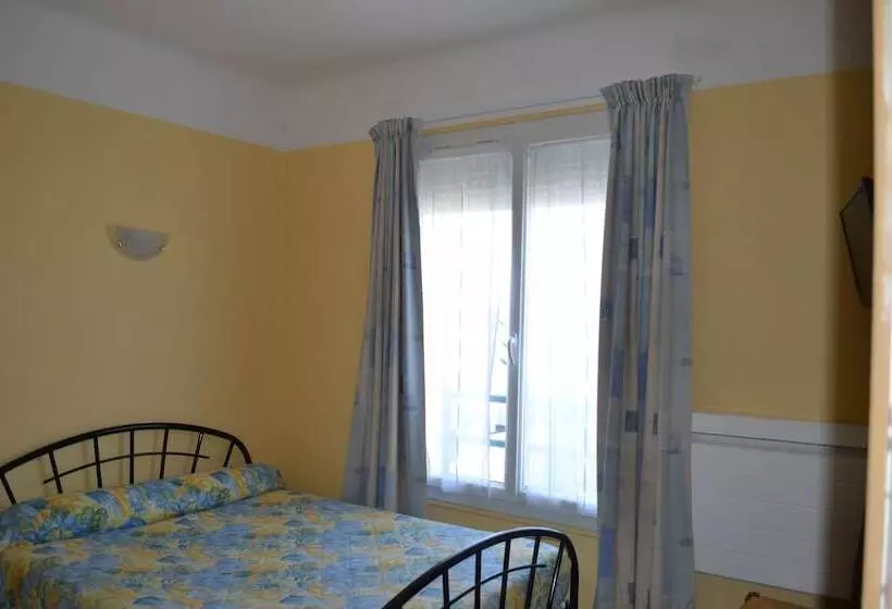 Отель Le Bretagne