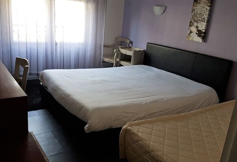 Отель Le Bretagne