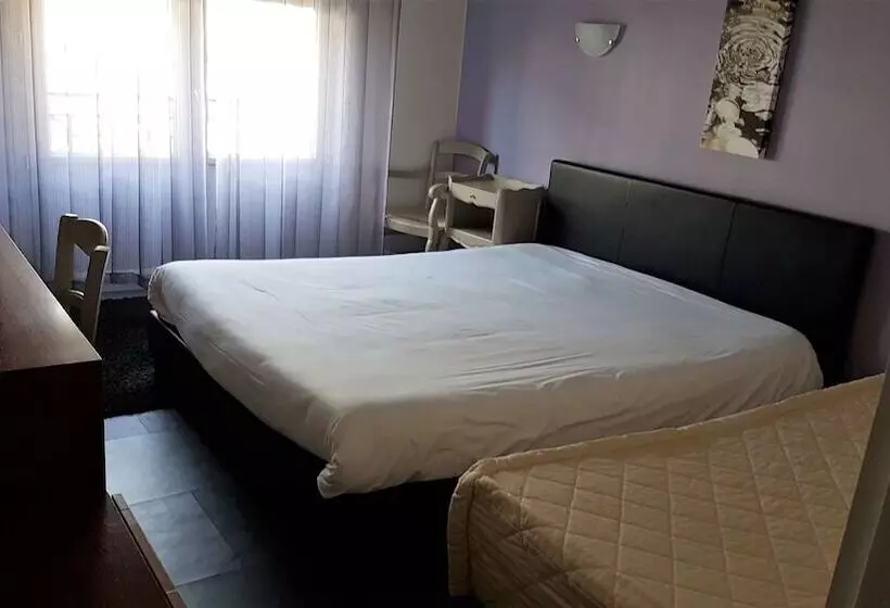 Отель Le Bretagne