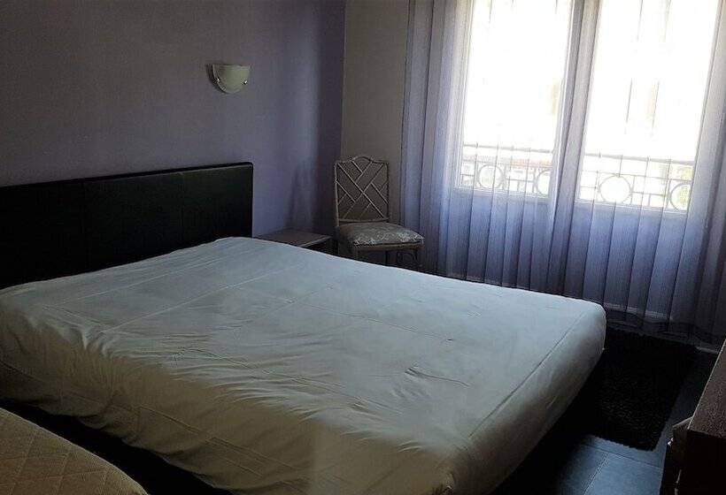 Отель Le Bretagne