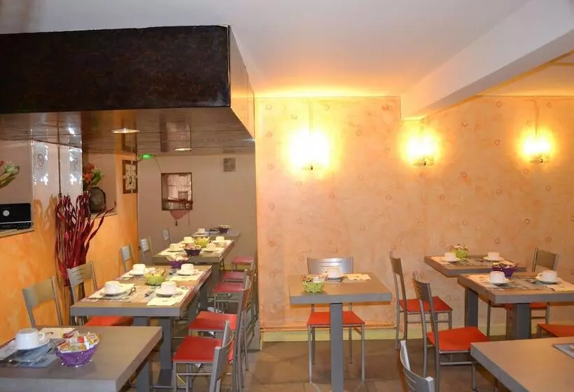 Отель Le Bretagne