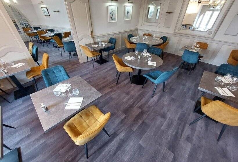 فندق Logis Hôtels   Hôtel Et Restaurant Le Lion D Or