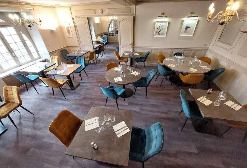 فندق Logis Hôtels   Hôtel Et Restaurant Le Lion D Or