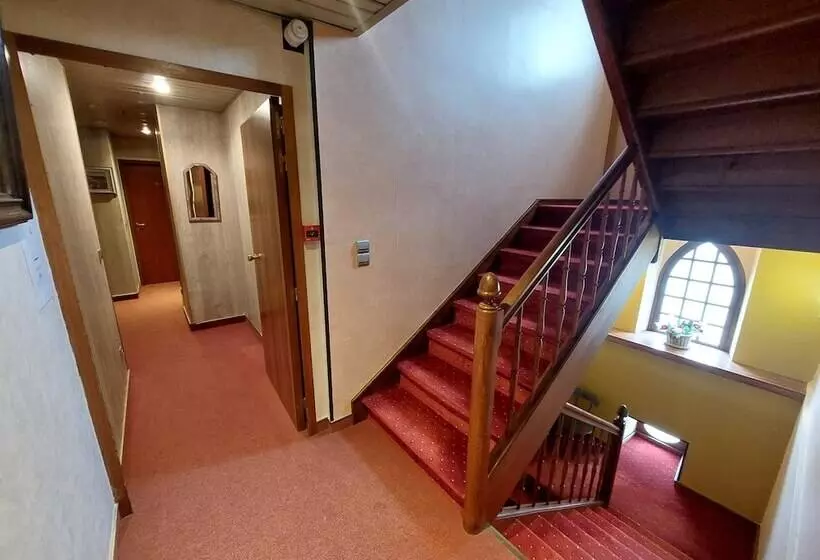 בית מלון כפרי Logis Hôtels Hôtel Et Restaurant Le Lion D Or