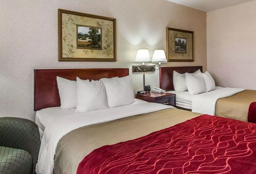 Отель Quality Inn & Suites Fort Madison Near Hwy 61