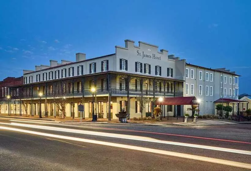 בית מלון כפרי The St. James