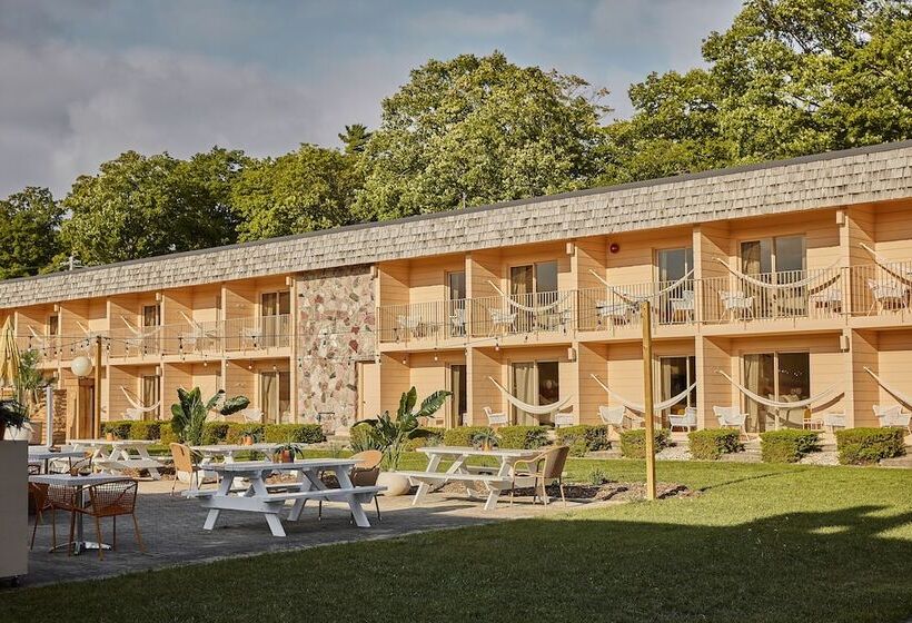 The June Motel, Sauble Beach